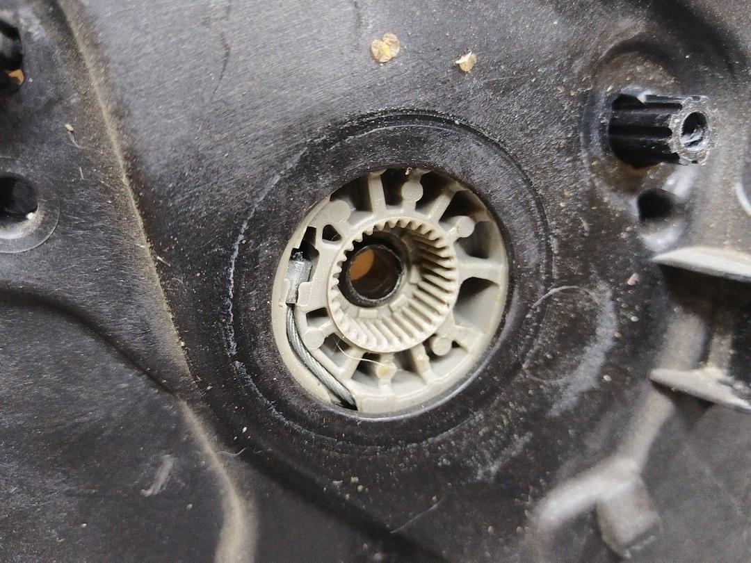 Стеклоподъемник электрический задний левый 3NJYS3 Volvo XC70 - Фото 6