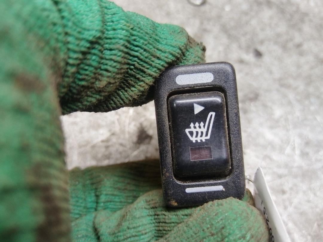 Кнопка подогрева сидений ZZAN8S Subaru Forester