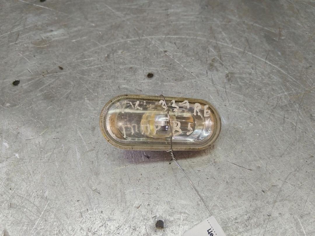 Повторитель передний правый 8HYDD8 Volkswagen Passat - Фото 1