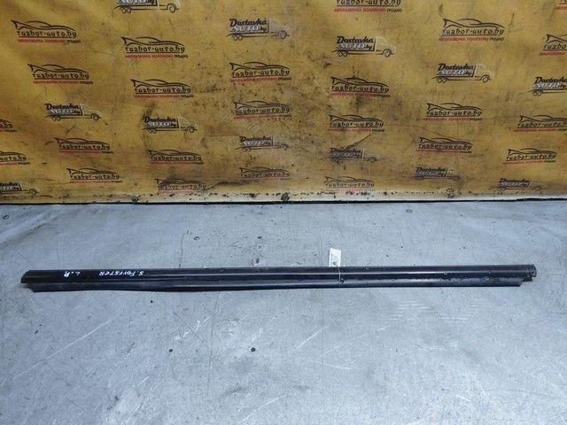 Молдинг стекла двери передней левой наружный 0X1VN8 Subaru Forester