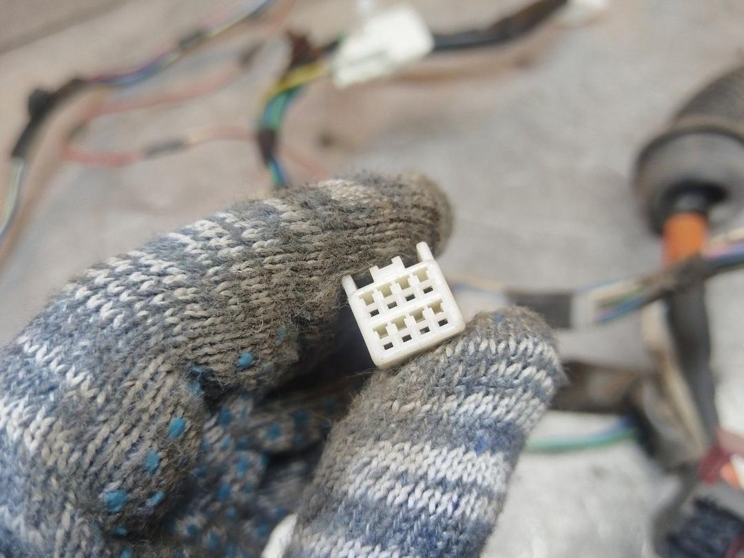 Проводка двери передней правой I3229Q Toyota Avensis - Фото 7