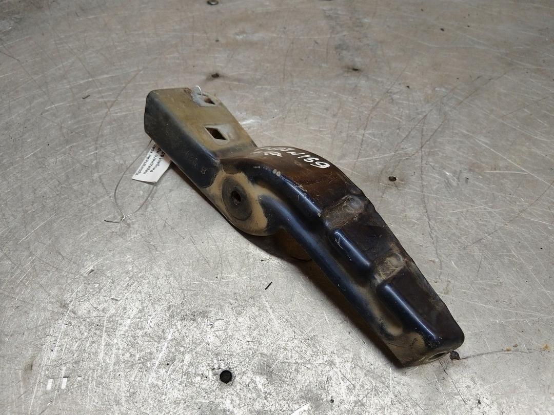 Кронштейн крепления крыла переднего правого UD4X43 Peugeot 607