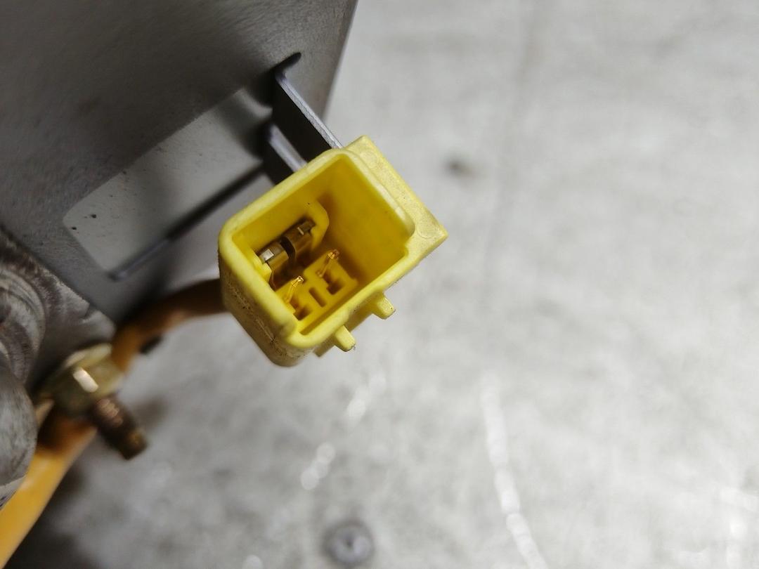 Подушка безопасности водителя V32WAK Toyota Corolla купить на авторазборке