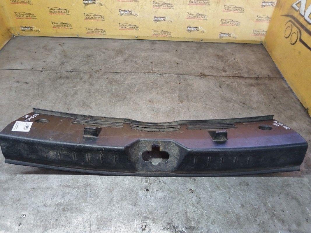 Пластик багажика 7M2GA1 Seat Altea