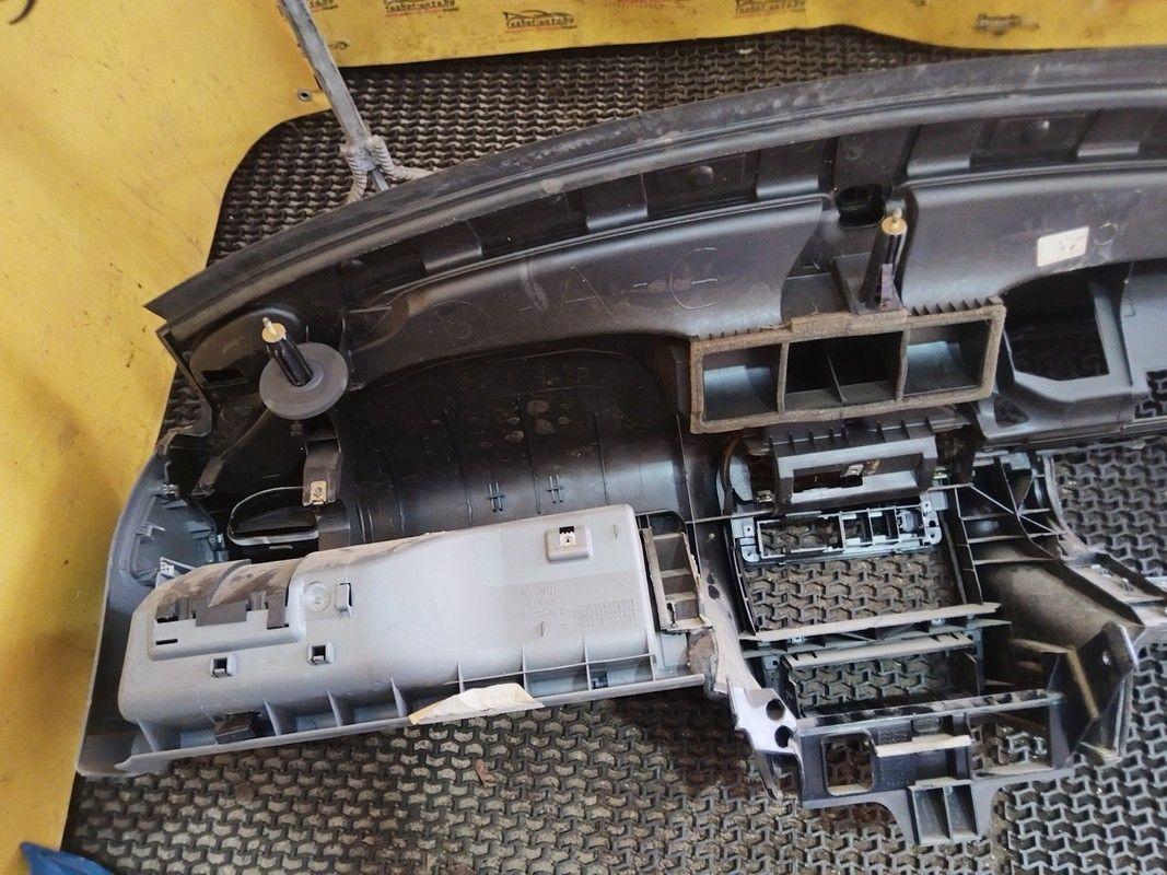 Панель передняя салона (торпедо) 45J8VJ Peugeot 406 undefined