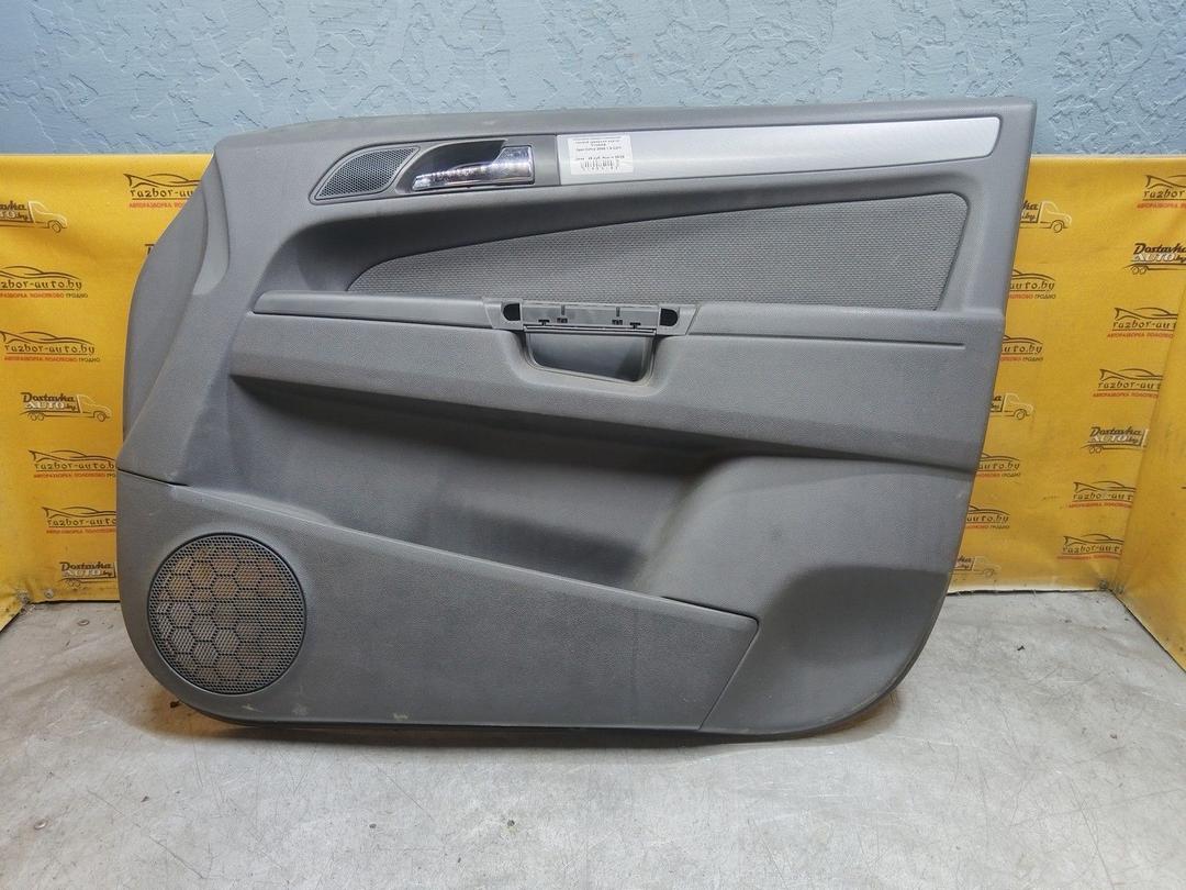 Обшивка двери передней правой (дверная карта) T1DEXB Opel Zafira