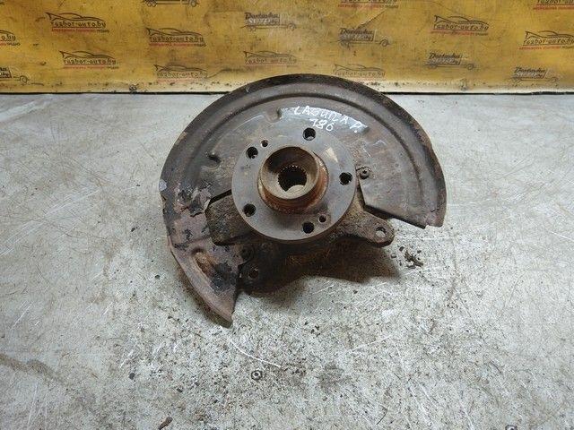 Кулак поворотный правый 6X1E8O Renault Laguna