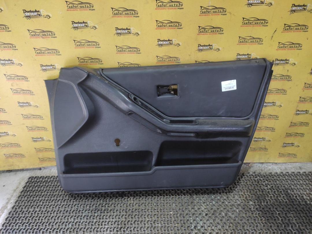 Обшивка двери передней правой (дверная карта) C38B1L Audi 80