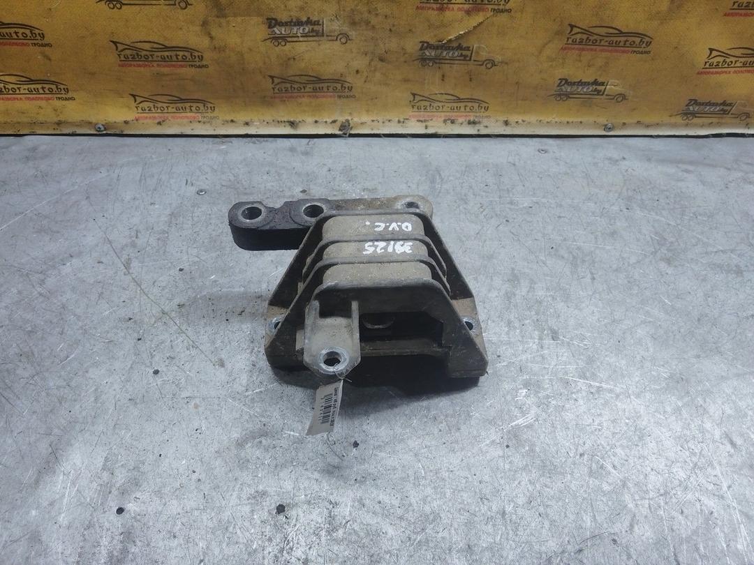 Подушка крепления двигателя J2Y042 Opel Vectra купить
