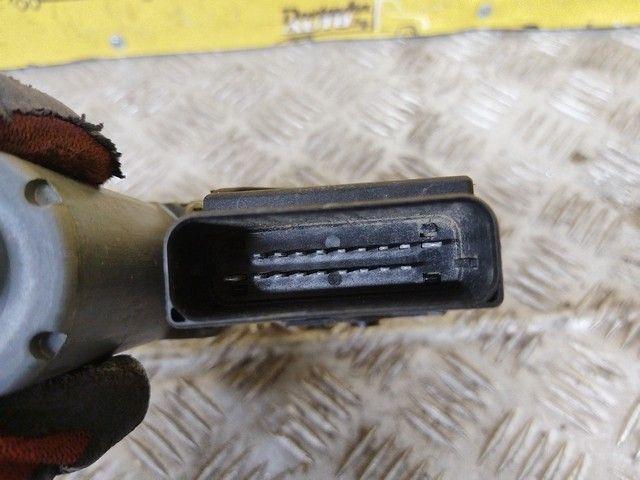 Моторчик стеклоподъемника задний левый RFE9X4 Volkswagen Passat купить