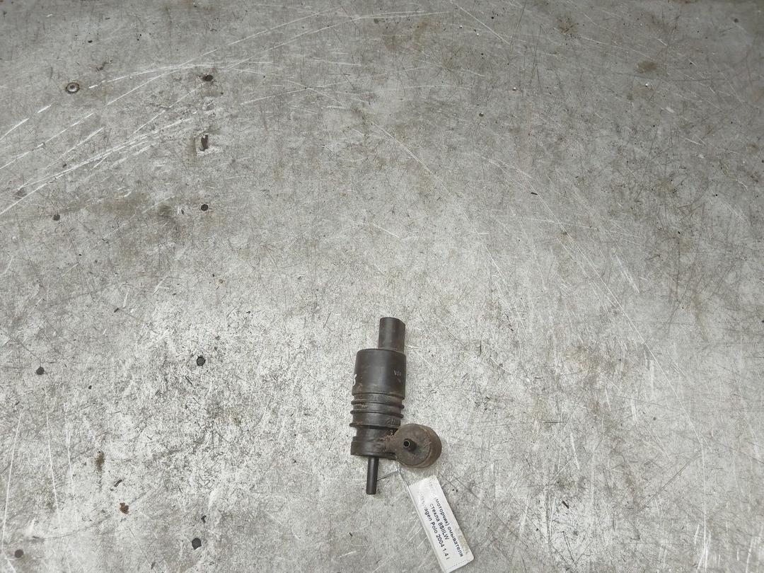 Насос (моторчик) омывателя стекла 8SIILW Volkswagen Polo купить на авторазборке