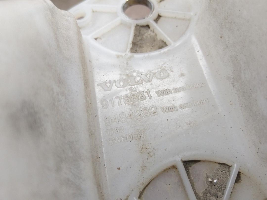 Бачок омывателя D4N6XM Volvo S80 купить на авторазборке