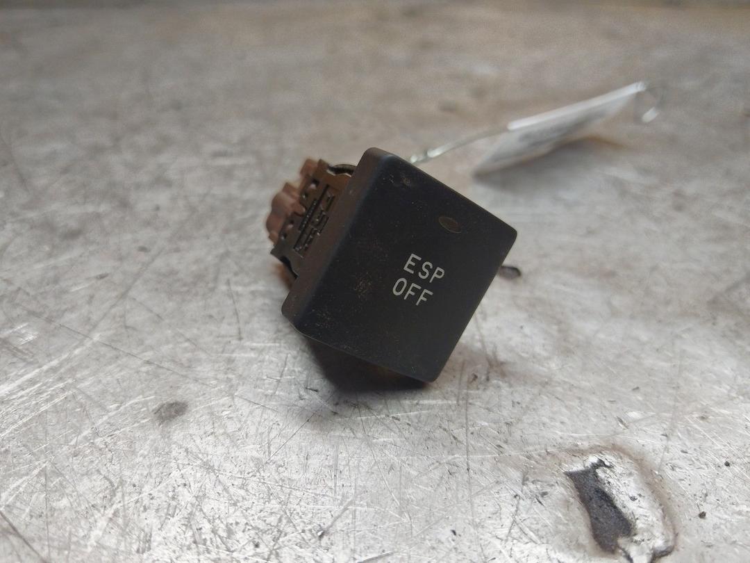 Кнопка антипробуксовочной системы 481ABJ Peugeot 607