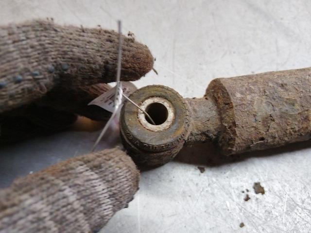 Амортизатор передний правый IL9H2Y Mercedes C W202 купить с доставкой