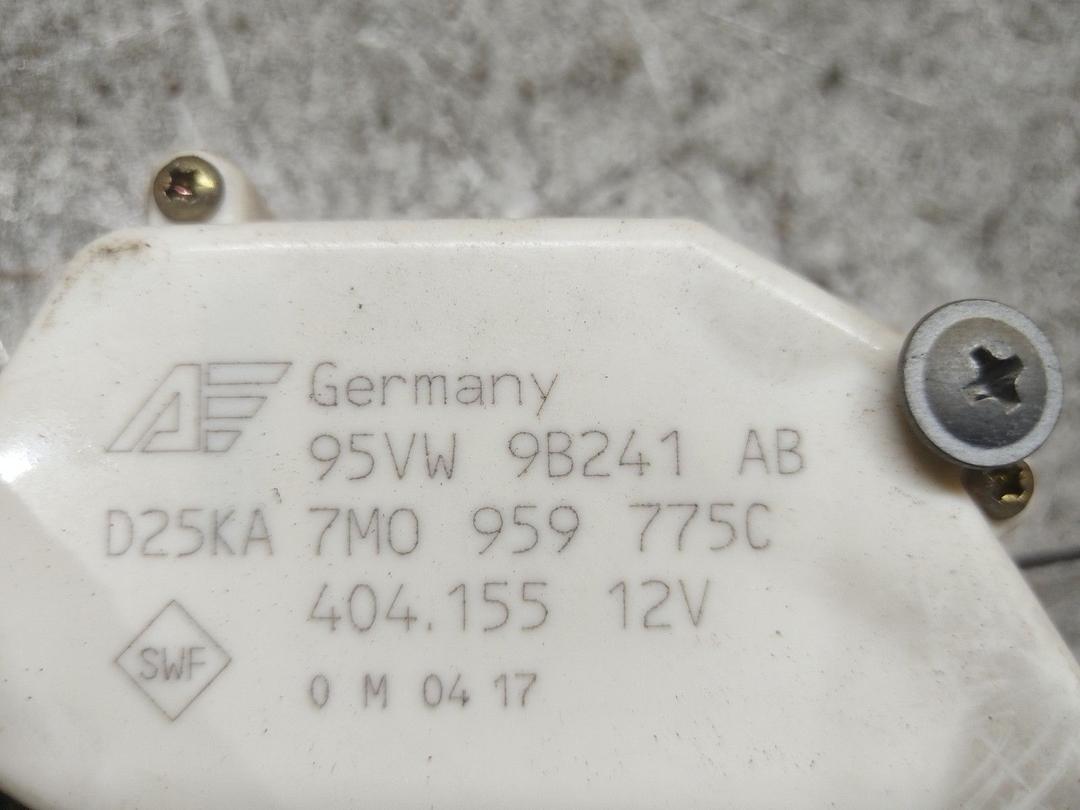 Активатор замка крышки топливного бака 2QNJT6 Seat Alhambra купить в магазине запчастей бу