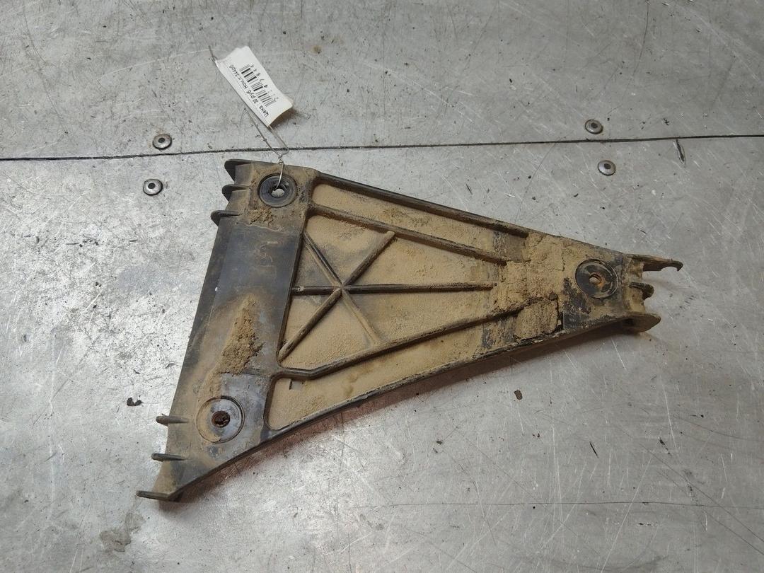 Кронштейн крепления бампера заднего C7HUF9 Audi A4 купить