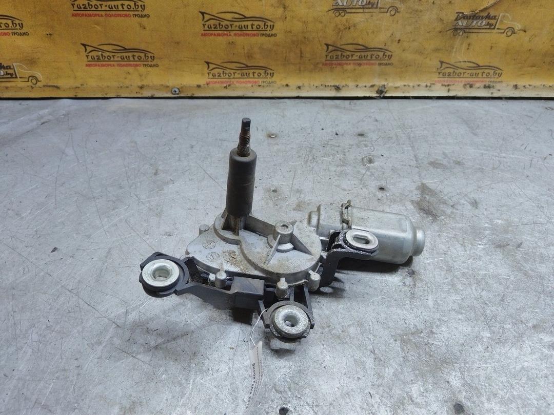 Моторчик заднего стеклоочистителя (дворника) UL0RF2 Skoda Fabia