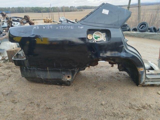 Крыло заднее правое 22LCPG Mercedes E W124