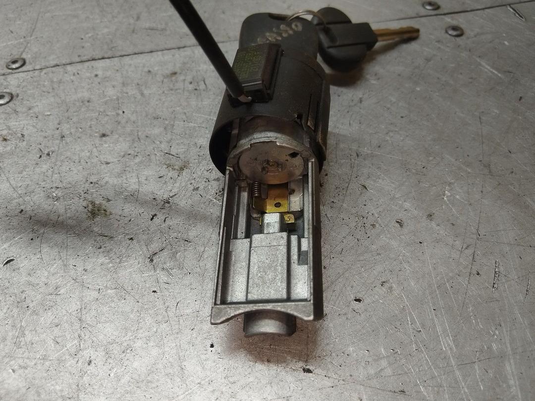 Замок зажигания YHV84V Citroen Xsara Picasso купить с доставкой