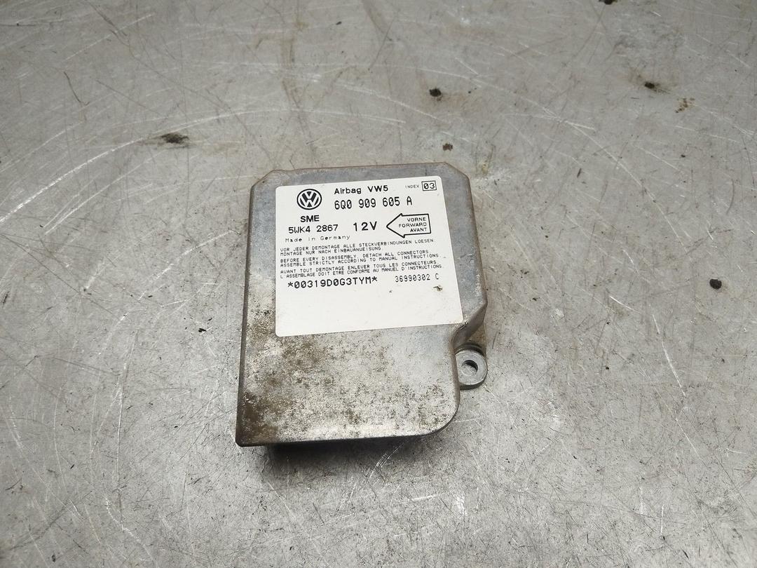 Блок AirBag 6NKD8O Volkswagen Golf