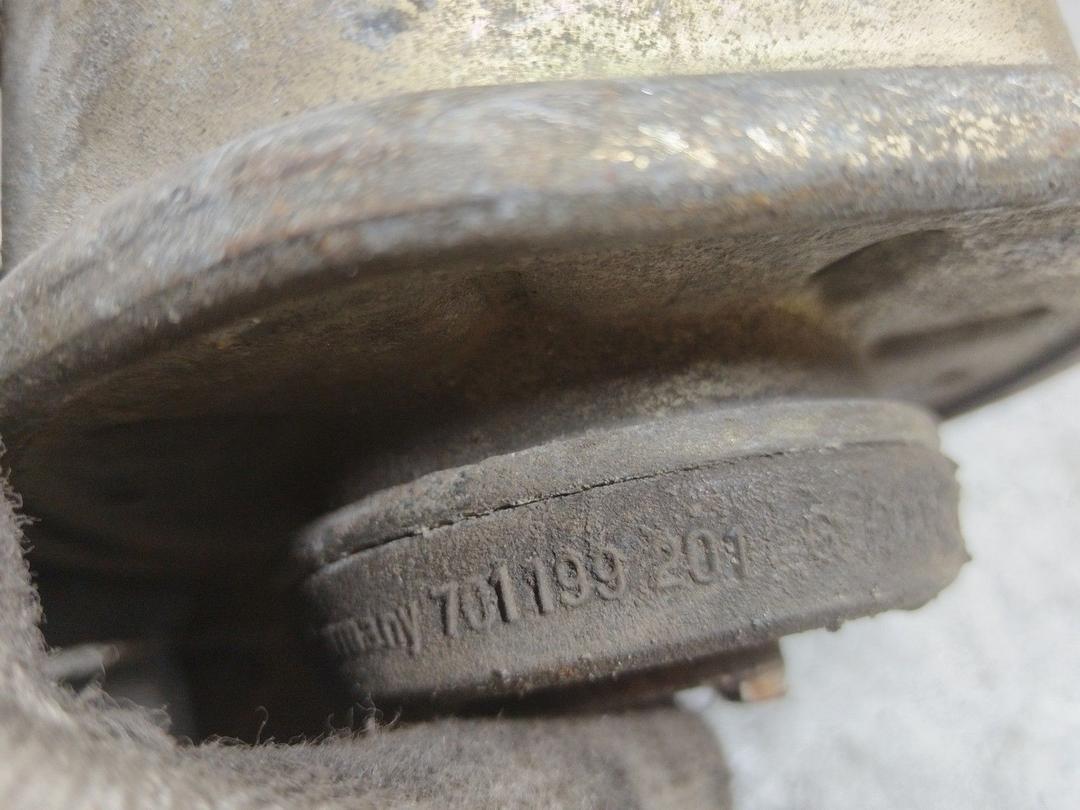 Подушка крепления двигателя 5STZM3 Volkswagen Transporter купить в магазине запчастей бу