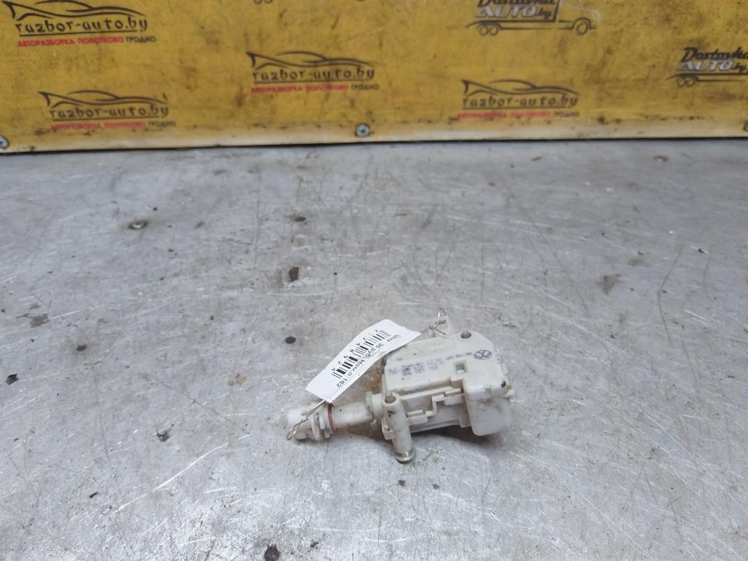 Активатор замка крышки топливного бака HBR18Z Skoda Octavia купить с доставкой