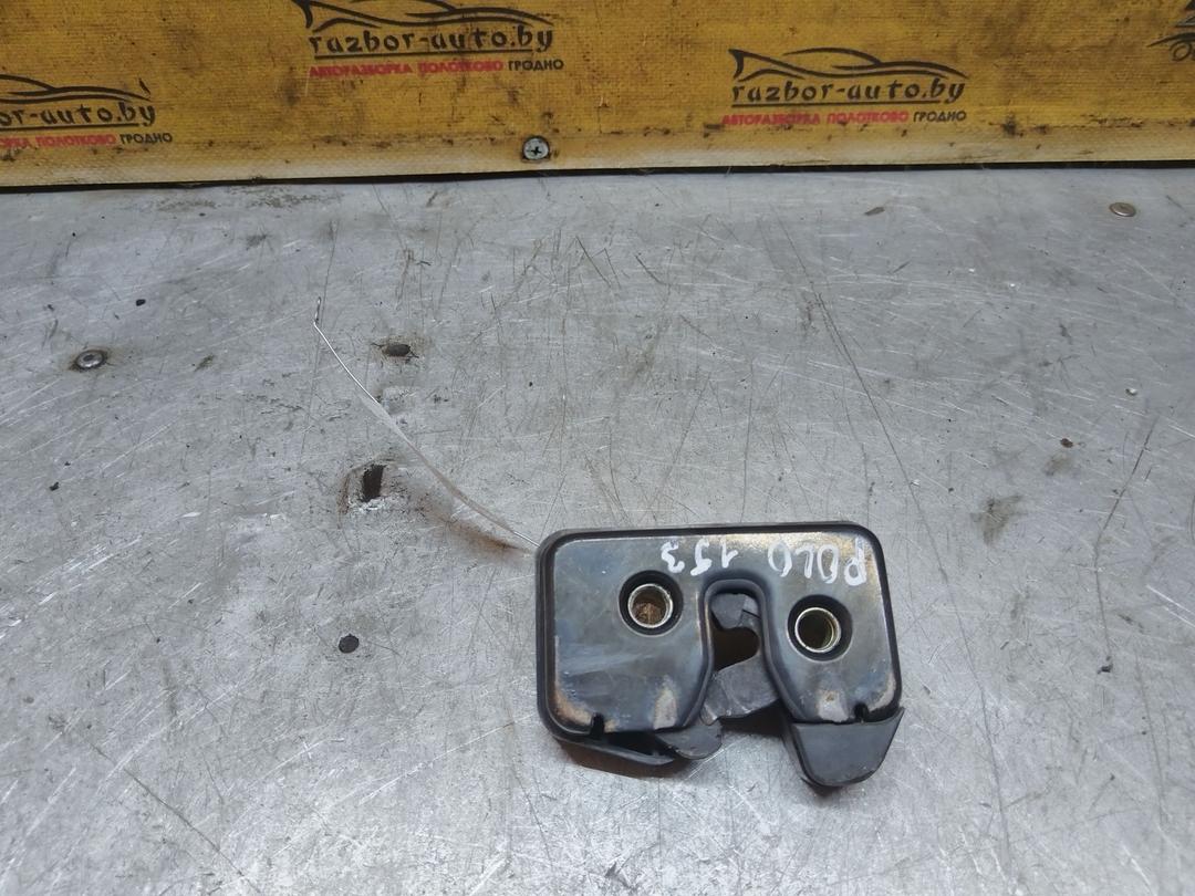 Замок багажника UC13IW Volkswagen Polo купить в магазине запчастей бу