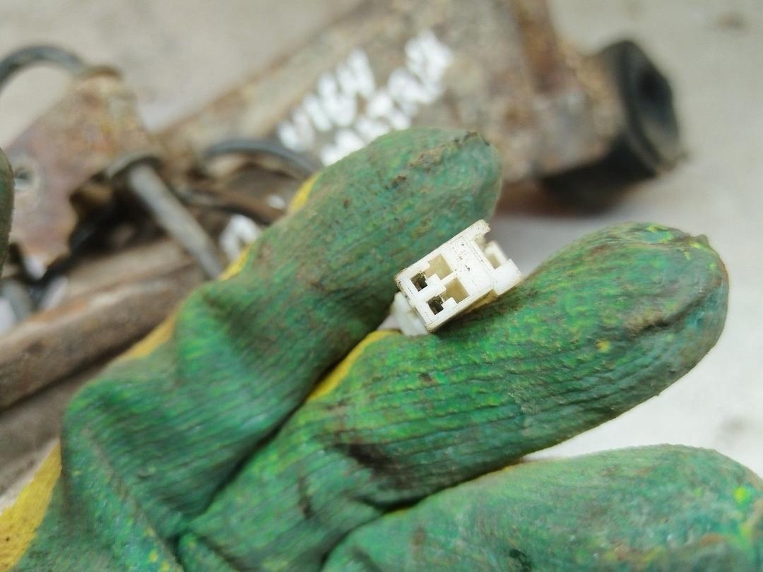 Цапфа задняя (ось ступицы) FK70O0 Hyundai Matrix купить на авторазборке