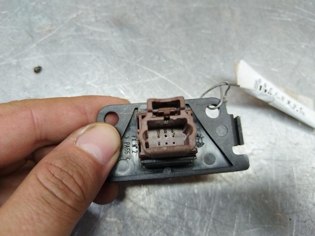 Кнопка аварийной сигнализации PEEO8V Peugeot 307 купить с доставкой