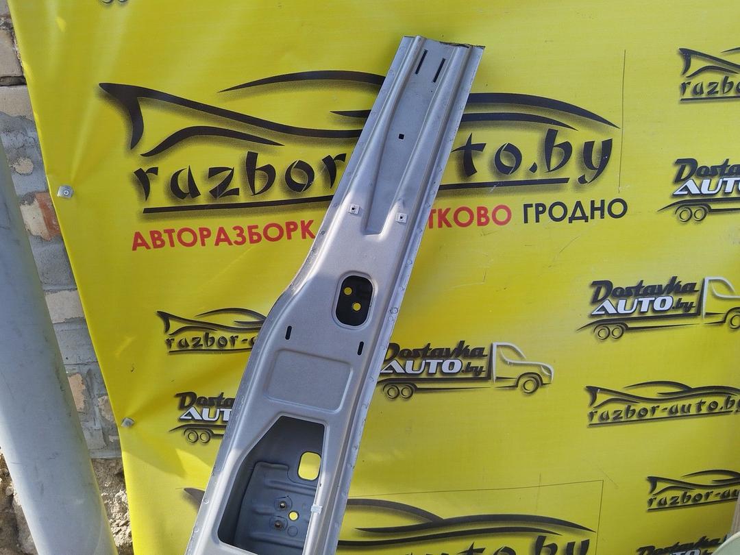 Стойка кузовная центральная правая RS883O Mercedes ML W163 купить на авторазборке