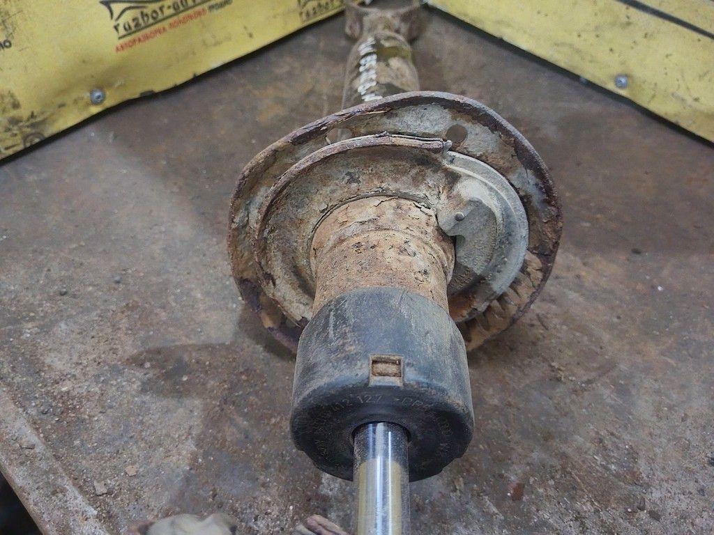 Амортизатор передний левый C9FABF Volkswagen Passat - Фото 5