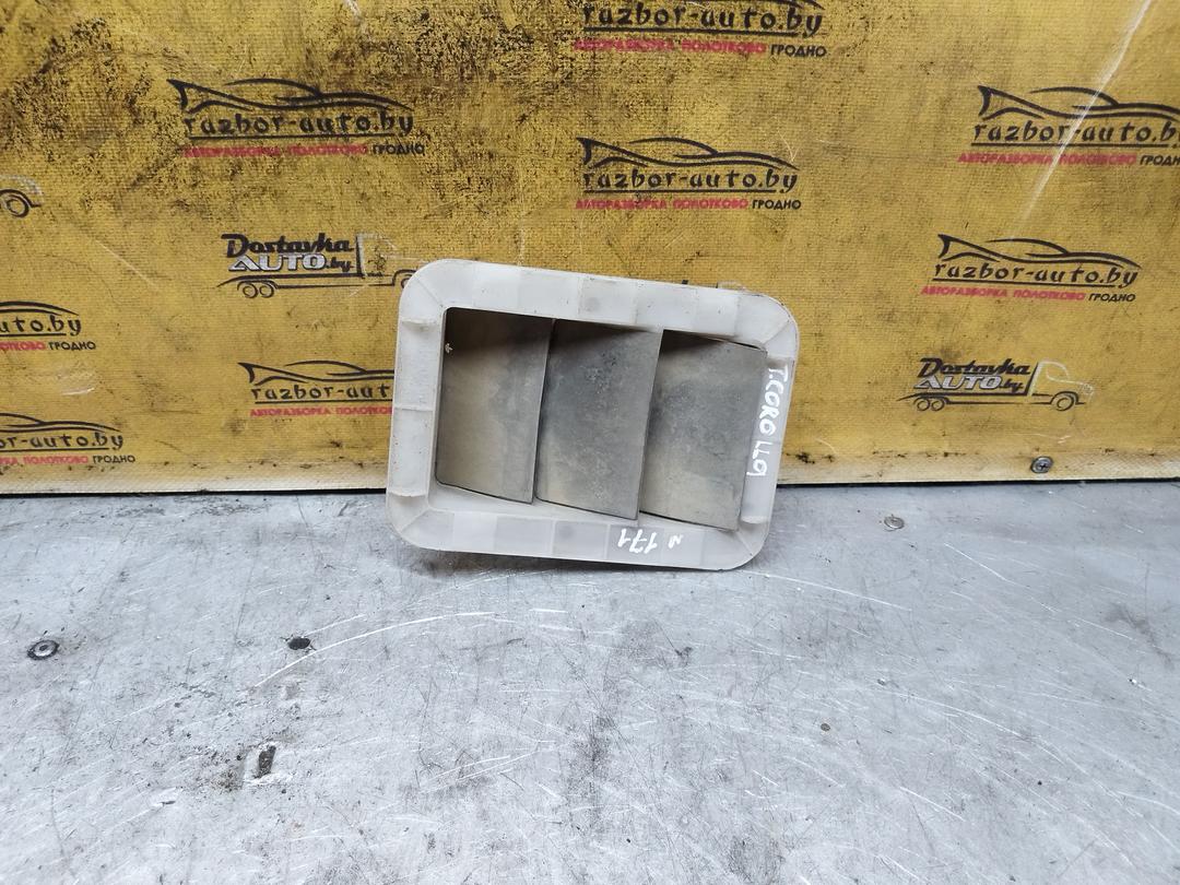 Решетка вентиляции кузова 1B7TTH Toyota Corolla