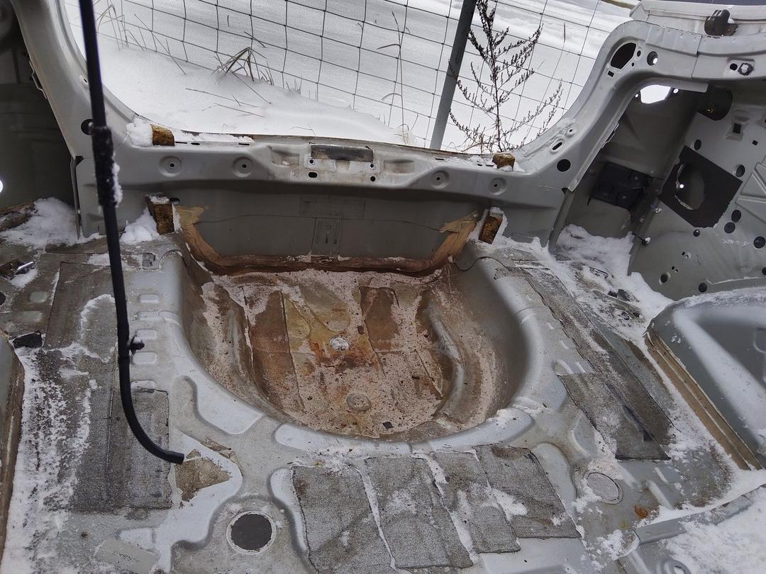 Ниша запасного колеса JGHYBD Ford Mondeo купить в магазине запчастей бу