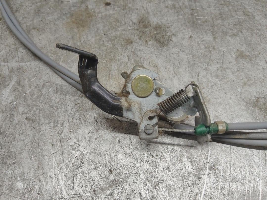 Трос открывания лючка топливного бака VA4QX0 Toyota Corolla купить