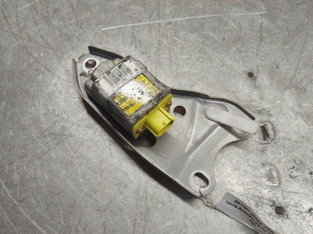 Датчик удара HSRY8E Toyota Avensis Verso