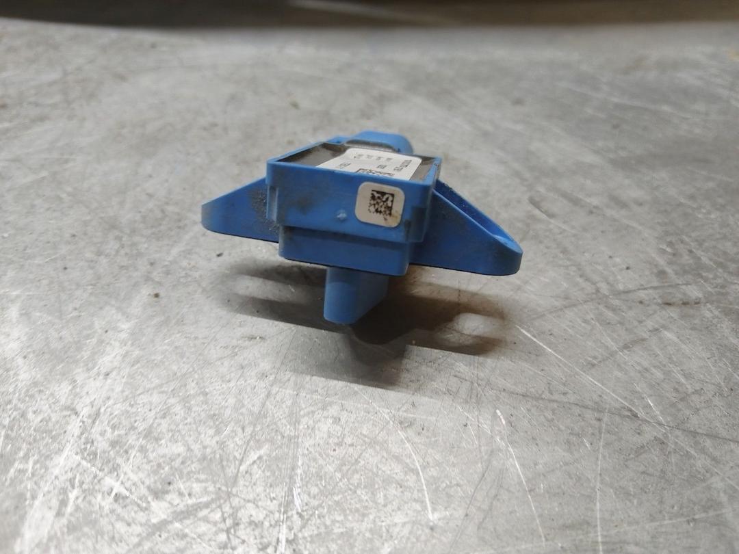 Датчик удара 669GAB Volvo XC70 купить с доставкой. Огромный выбор запчастей и марок авто. У нас есть практически все.