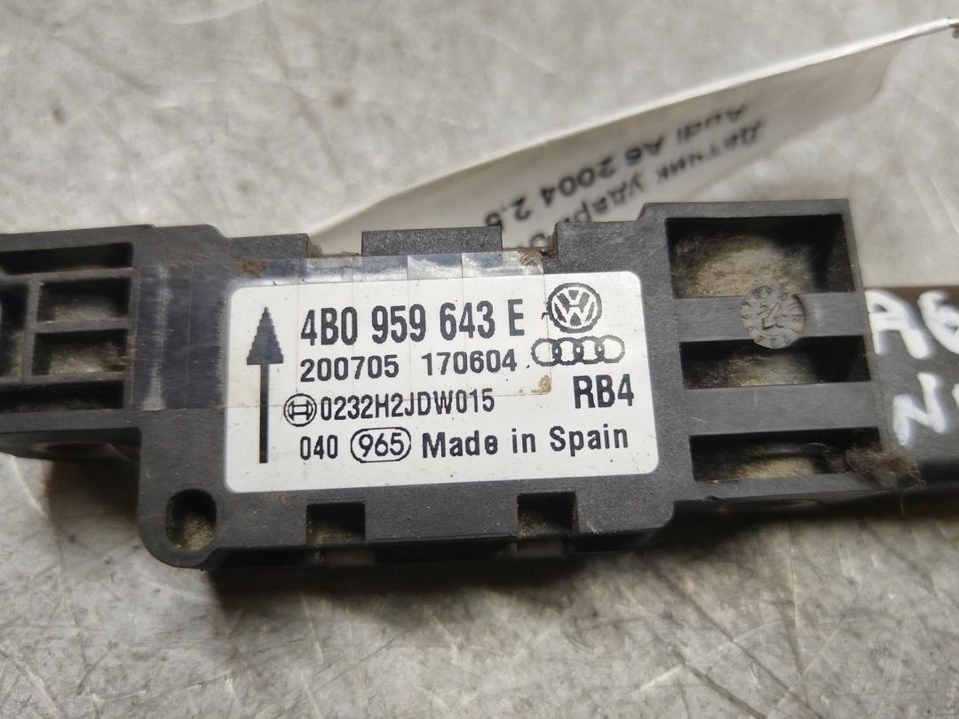 Датчик удара UF1ODZ Audi A6 купить