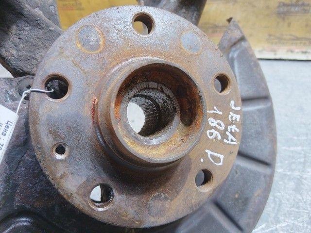 Кулак поворотный правый 3JGL9Y Volkswagen Jetta купить