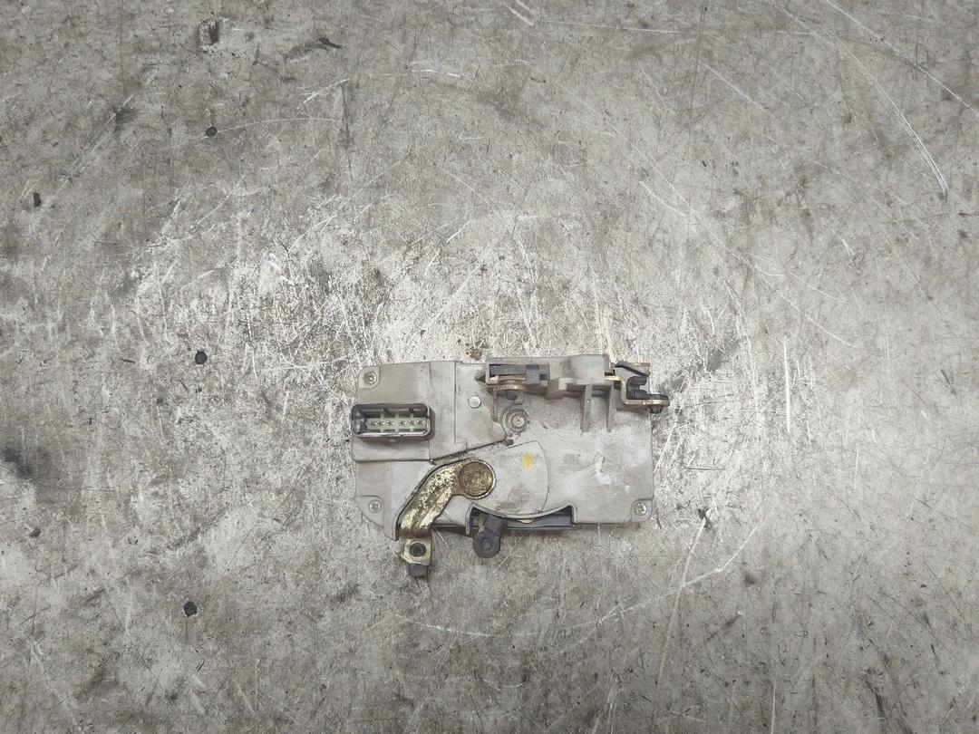 Замок двери передней правой K3U7X6 Peugeot 406 купить в магазине запчастей бу