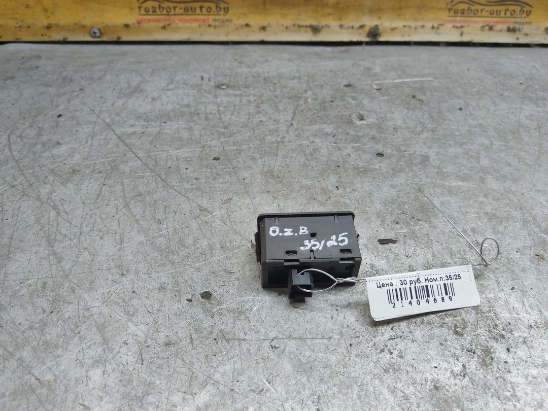 Кнопка стеклоподъемника заднего левого AYP00P Opel Zafira купить в магазине запчастей бу