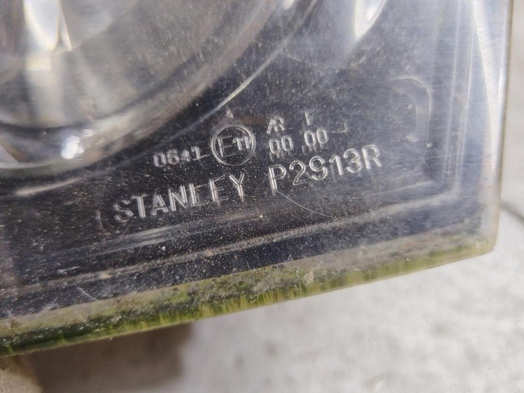 Фонарь крышки багажника правый UPA668 Mazda 3 купить с доставкой