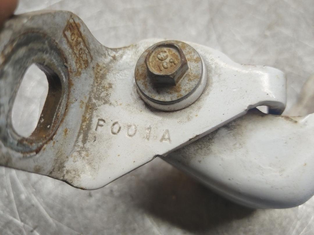 Петля двери передней левой UBMAOJ Ford Fusion купить на авторазборке