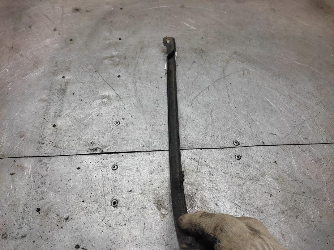 Ус под фару левый LGQAKD Audi 80 - Фото 2