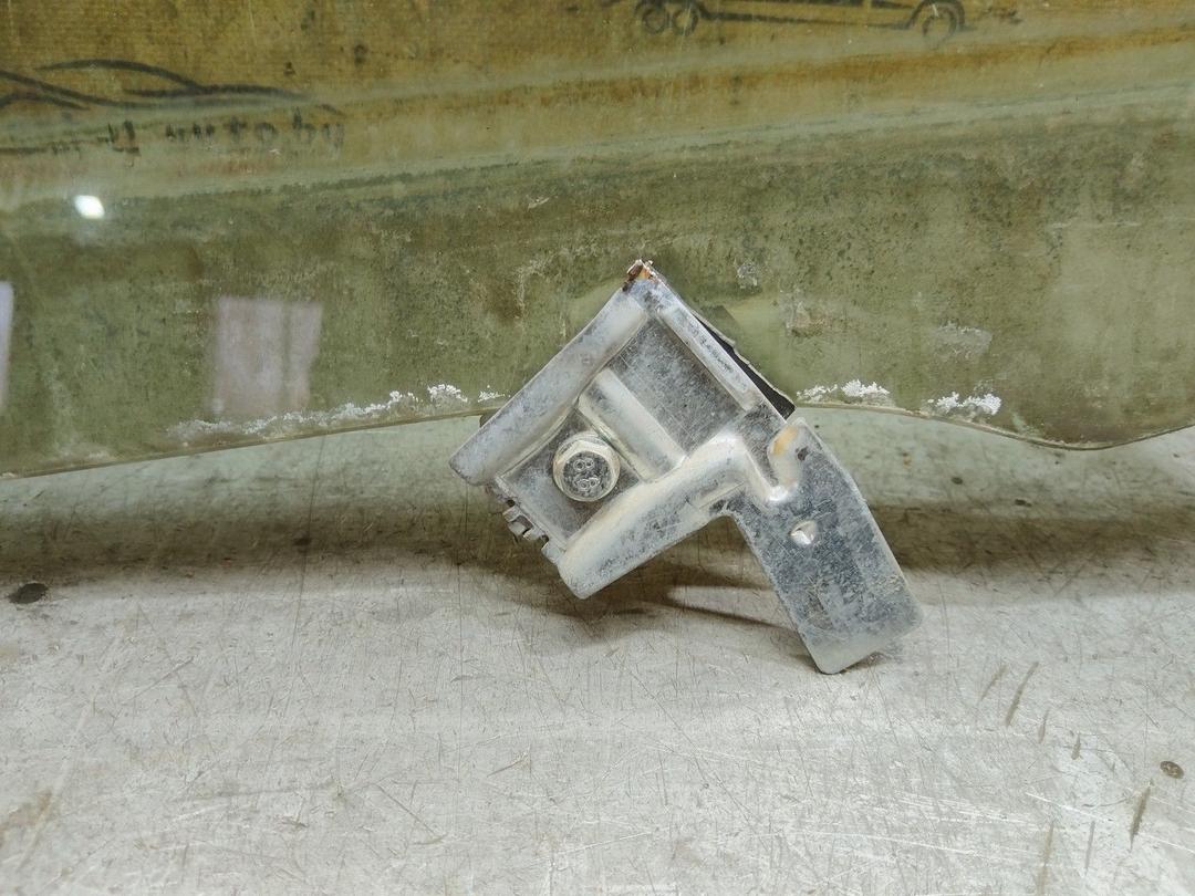 Стекло двери передней правой VLLHE8 Seat Toledo купить с доставкой