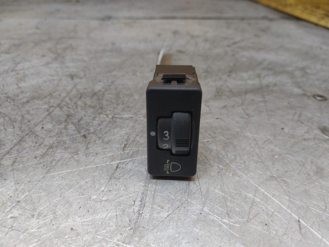 Кнопка корректора фар UQI8HK Citroen Xsara Picasso - Фото 1