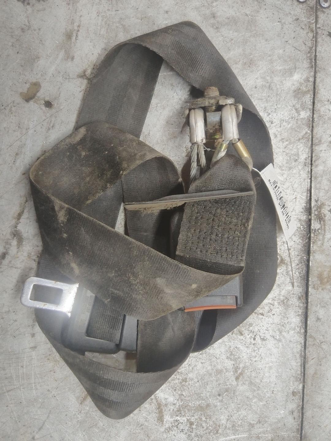 Ремень безопасности задний центральный XVA63N Audi 80 купить