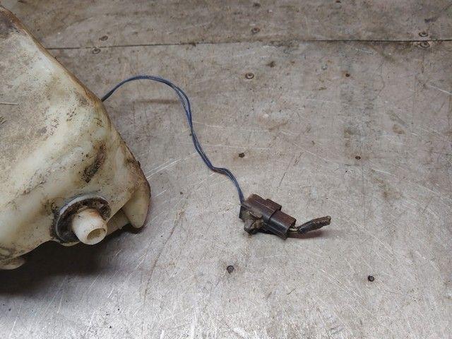 Бачок омывателя 8HZBQ4 Mazda 626 - Фото 4