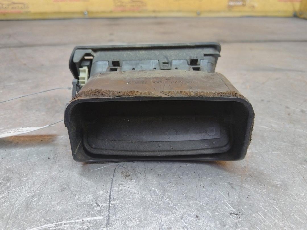 Дефлектор обдува салона TRLZR0 Toyota Corolla купить с доставкой