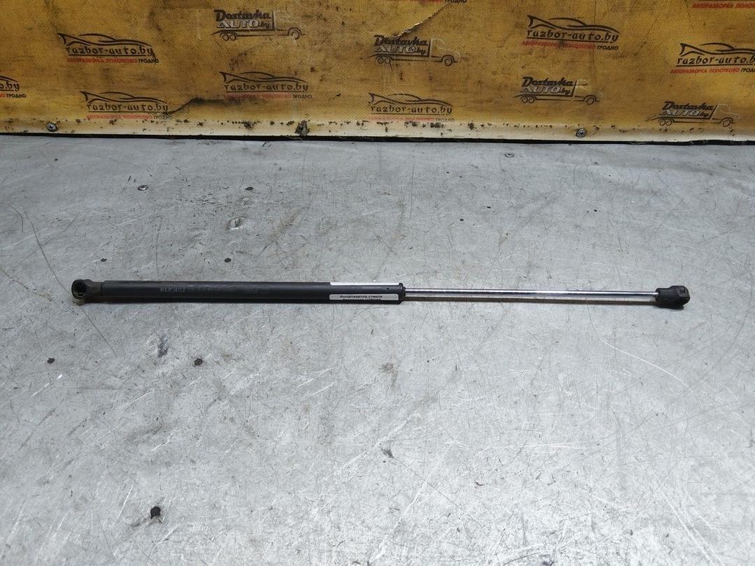 Амортизатор стекла багажника U7PO56 Renault Laguna - Фото 1