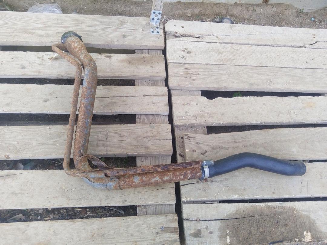 Горловина топливного бака NWR9LO Toyota Yaris Verso купить в магазине запчастей бу